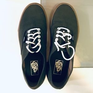 NIB Vans shoes olive green Authentic  8.5 M 10 W